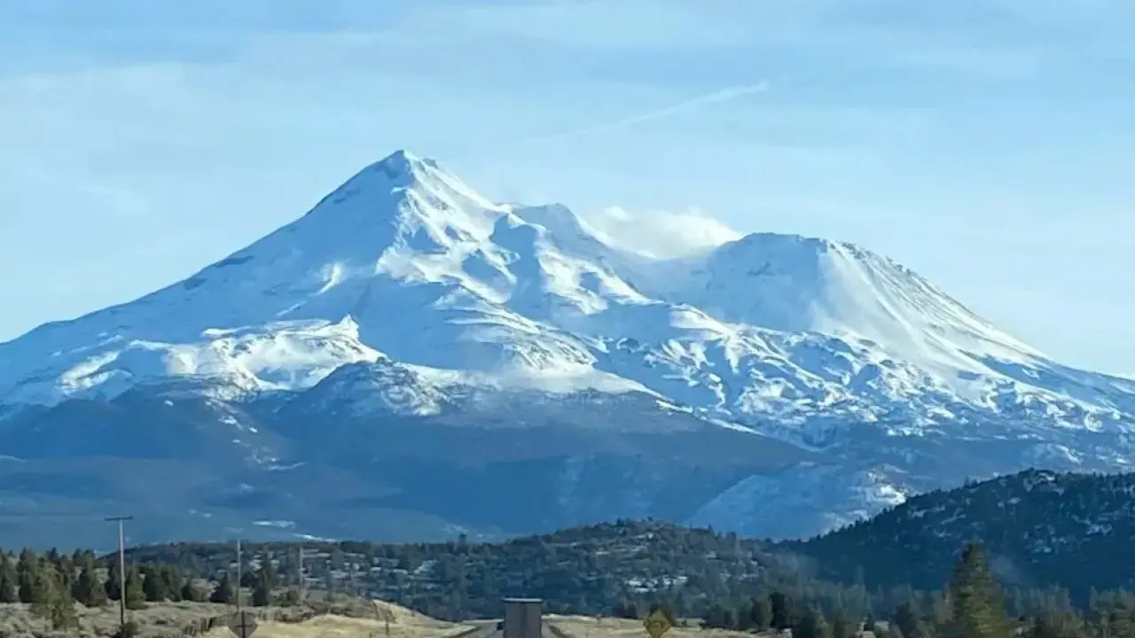 沙斯塔山