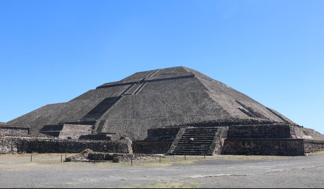 特奥蒂瓦坎太阳金字塔