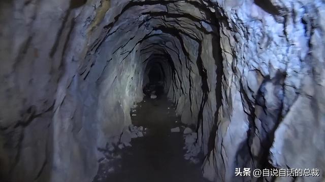 绵延上千公里的矿坑