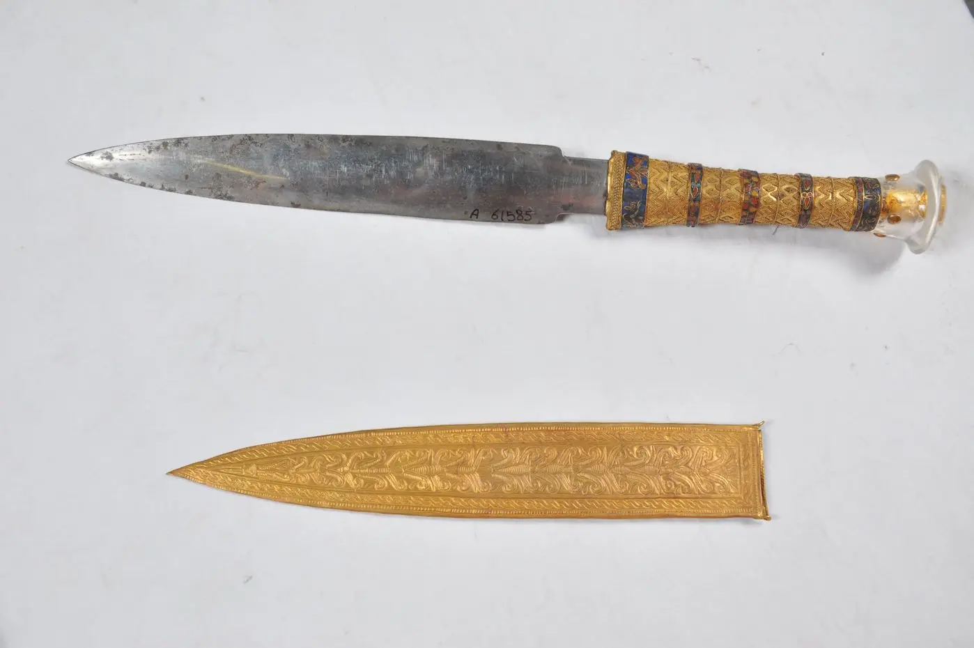 hith-king-tut-dagger-the-iron-dagger-picture-1-resized-2.webp